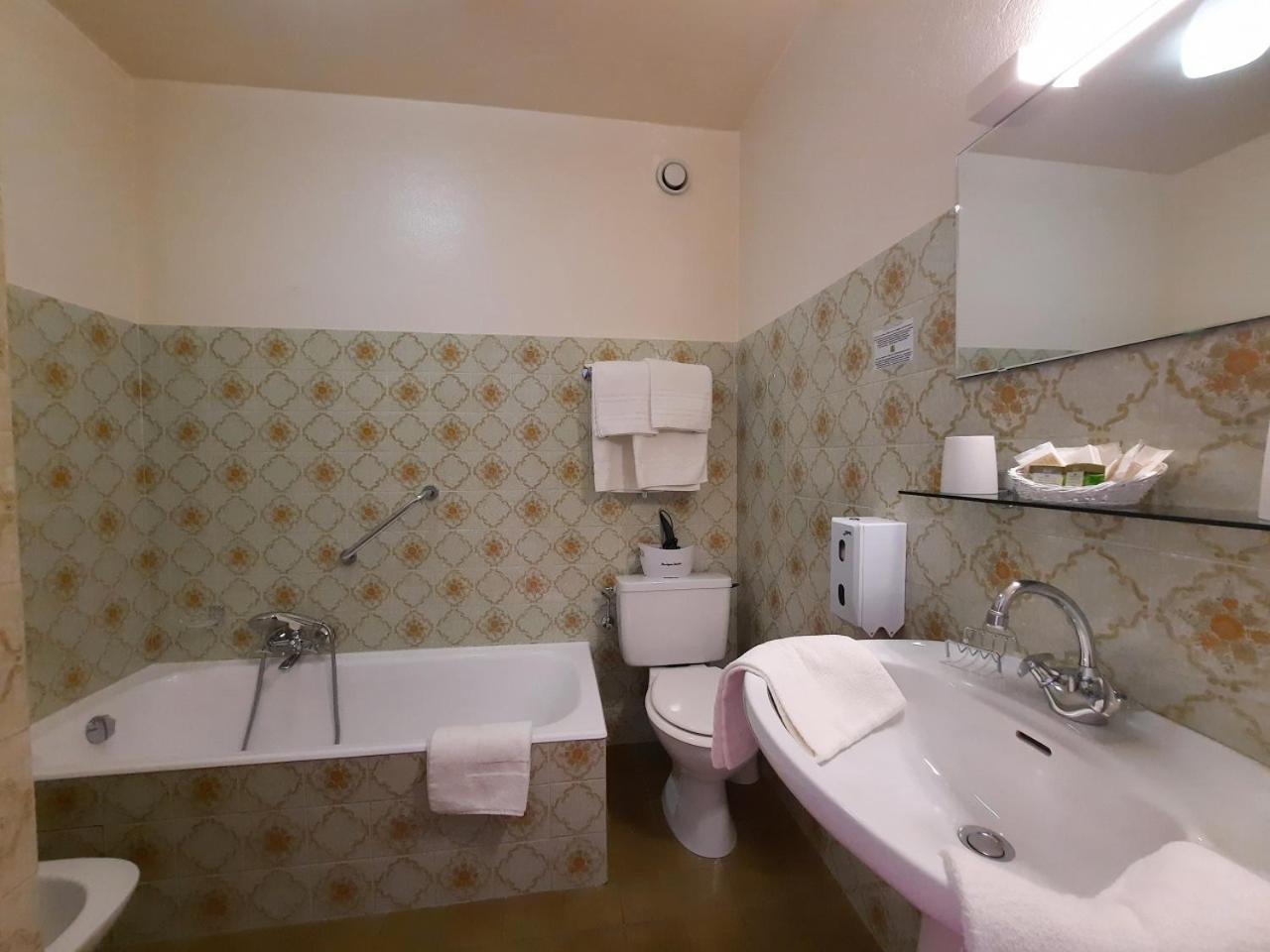 Hotel Les Triolets Châtel Zimmer foto